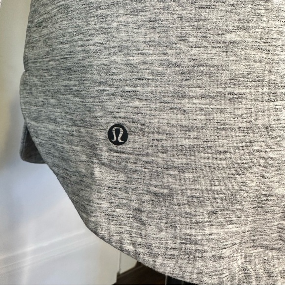 Lululemon • Going Places Hooded Jacket
Heathered Space Dyed Medium Grey size 2 - Picture 9 of 16